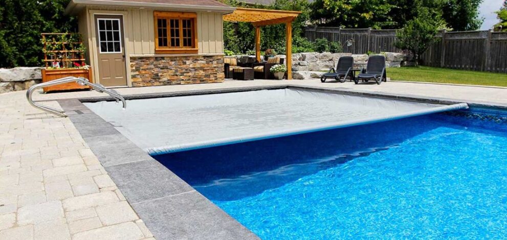 Why use an automatic pool cover | Jones pools