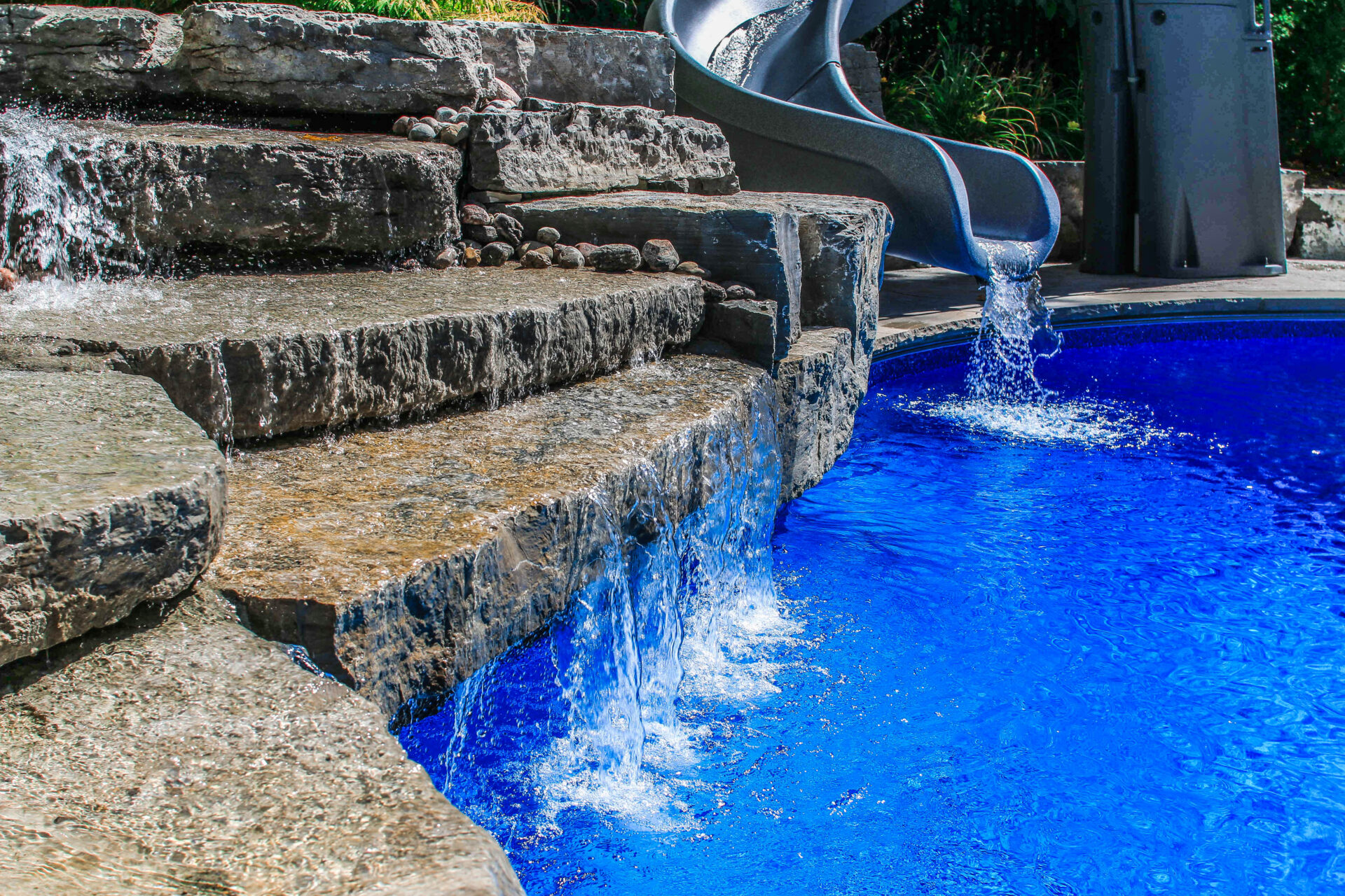 Jones Pools Complete Services for Design, Installation & Maintenance