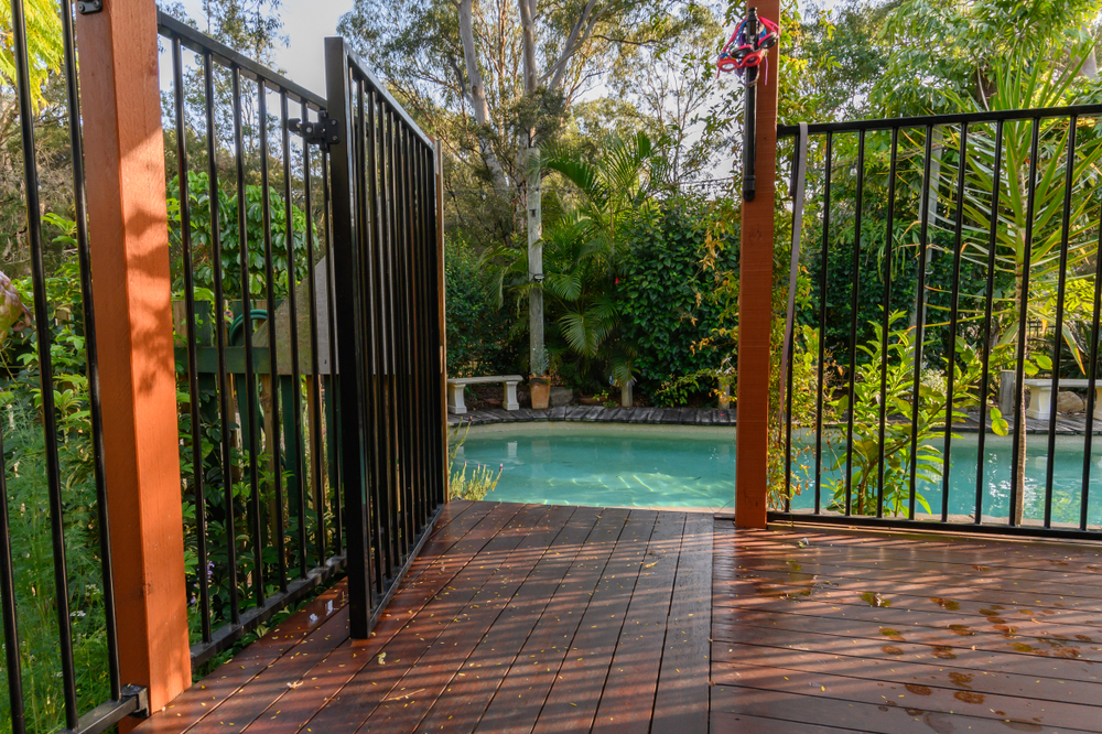 pool, fence, around, pool, with, wooden, deck